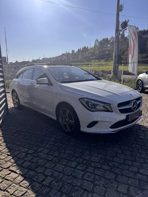 Mercedes-Benz CLA 200 7G-DCT UrbanStyle Edition 3