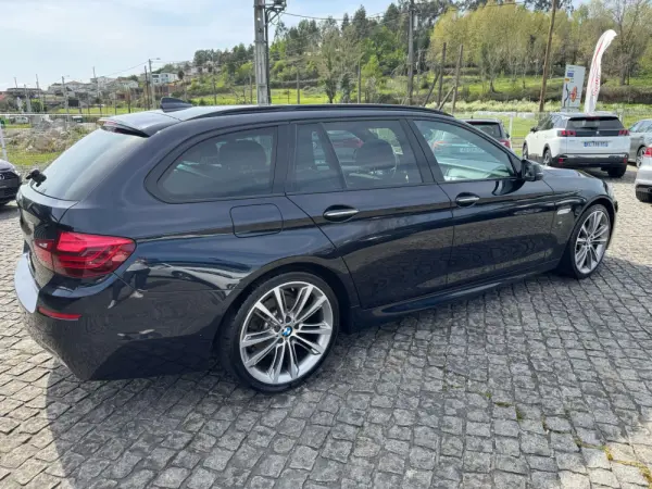 BMW 520 d xDrive Pack M Auto 3