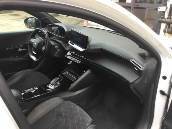 Peugeot e-208 GT-Line 9