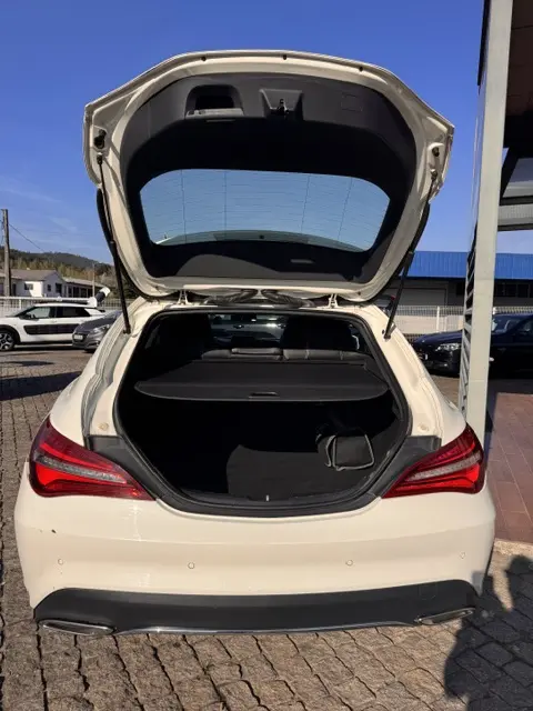 Mercedes-Benz CLA 200 7G-DCT UrbanStyle Edition 6