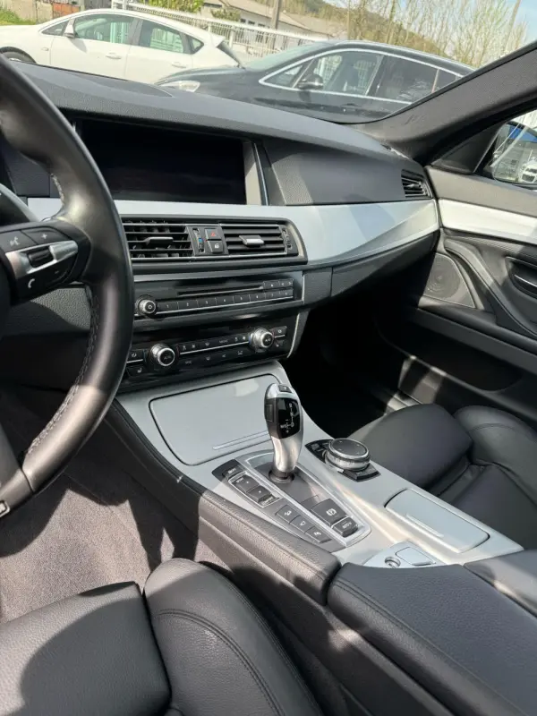 BMW 520 d xDrive Pack M Auto 5