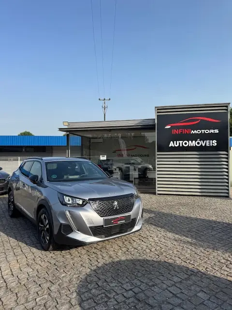 Peugeot 2008 PureTech 100 Allure 2