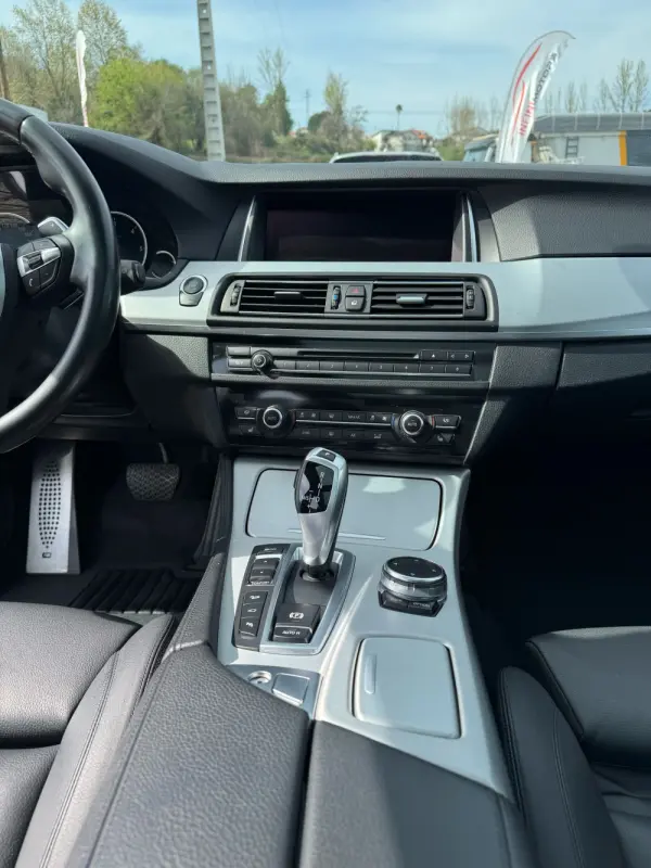 BMW 520 d xDrive Pack M Auto 7