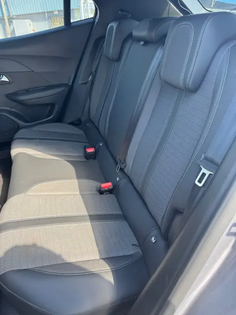 Peugeot 2008 PureTech 100 Allure 8