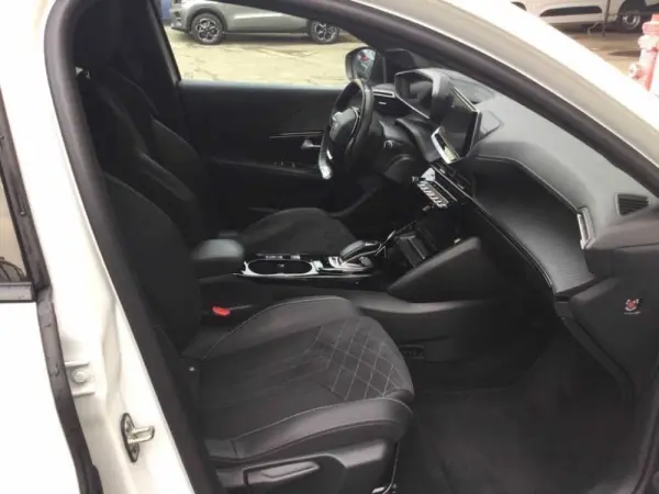 Peugeot e-208 GT-Line 6