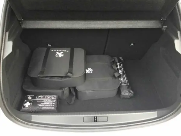 Peugeot e-208 GT-Line 7