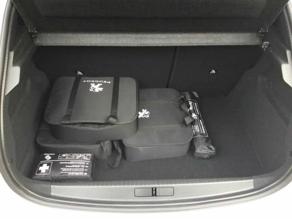 Peugeot e-208 GT-Line 7