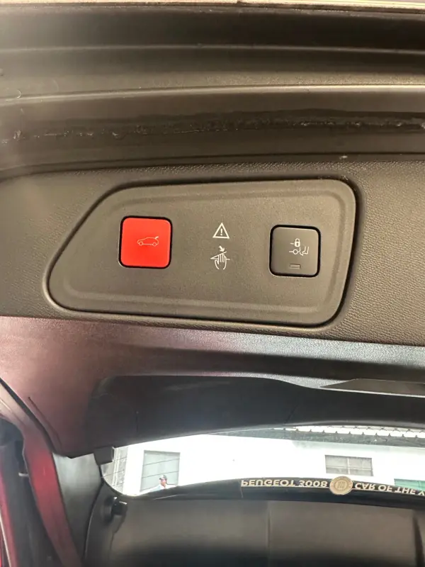 Peugeot 3008 1.6 BlueHDi Allure Grip Control EAT6 11