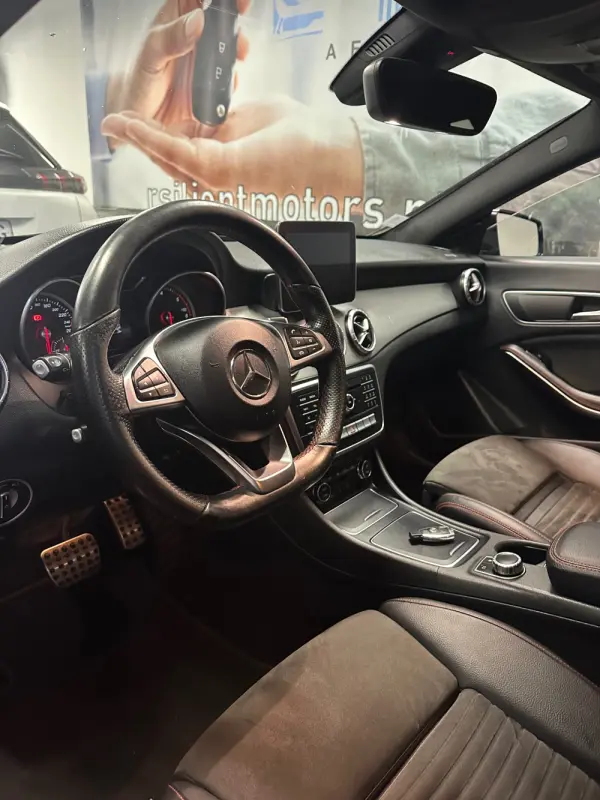 Mercedes-Benz CLA 180 d Shooting Brake AMG Line Aut. 11