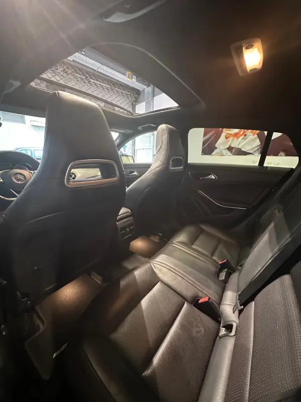 Mercedes-Benz CLA 200 d 7G-DCT AMG Line 13