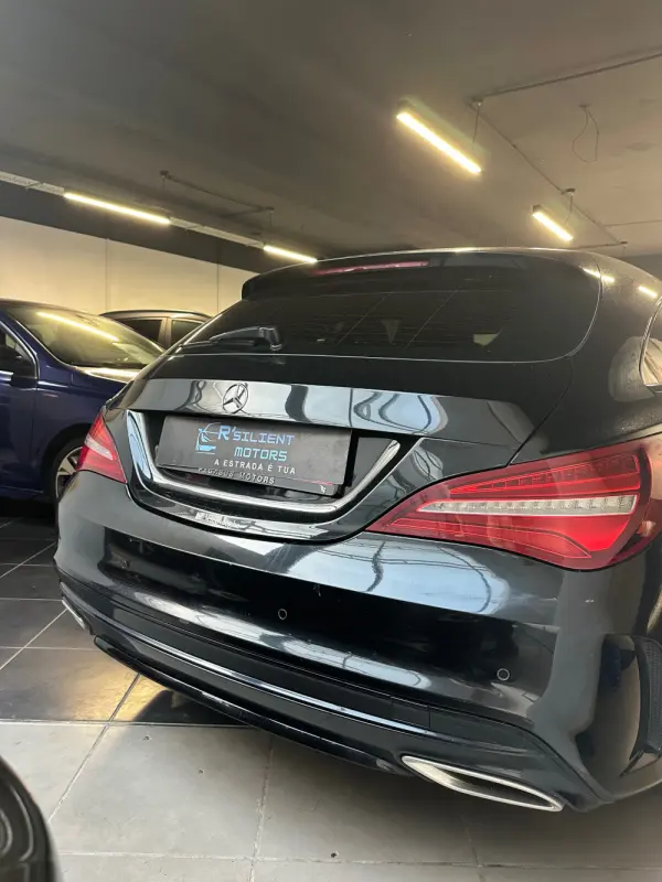 Mercedes-Benz CLA 180 d Shooting Brake AMG Line Aut. 4
