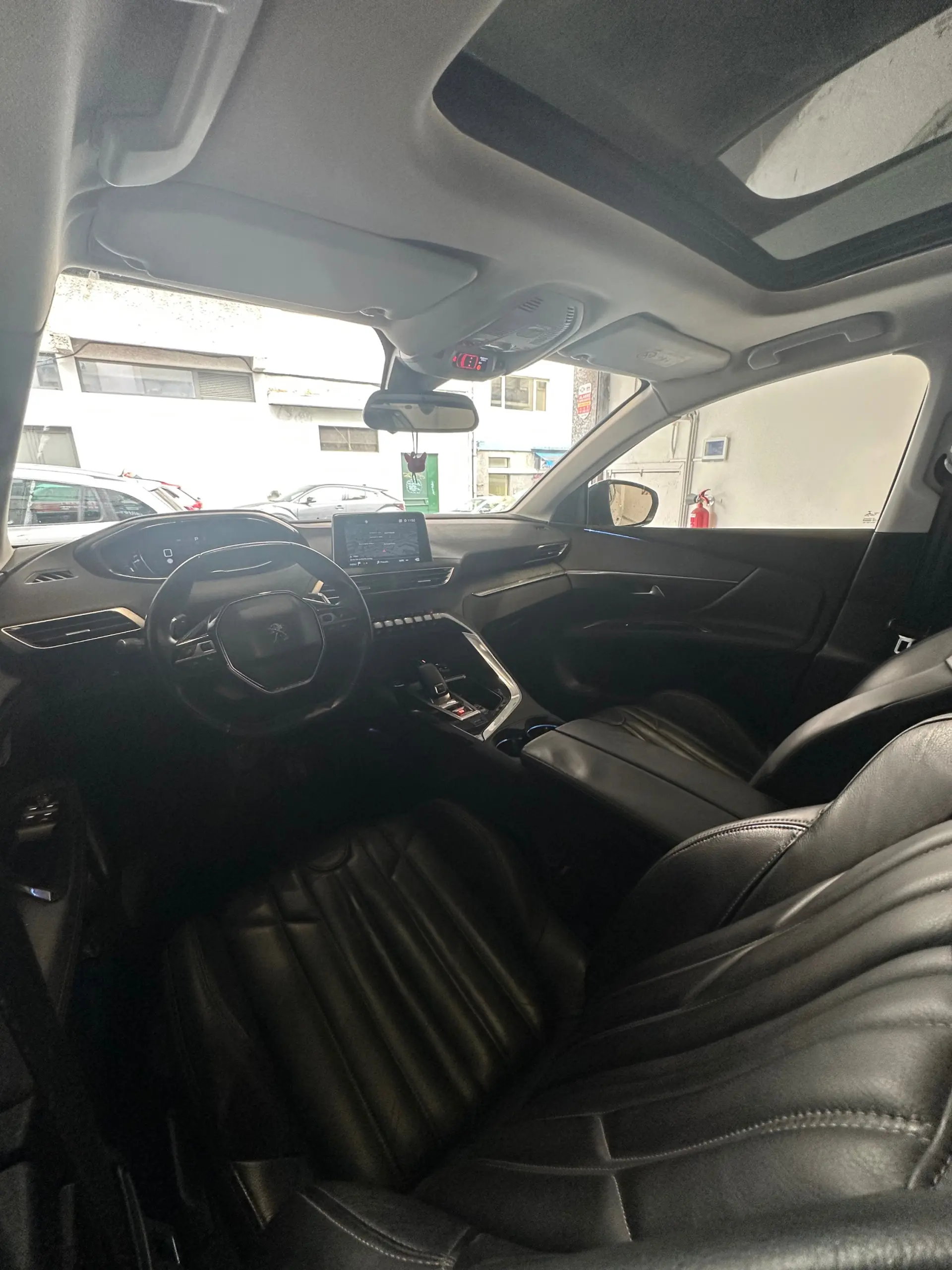 Peugeot 3008 1.6 BlueHDi Allure Grip Control EAT6 13