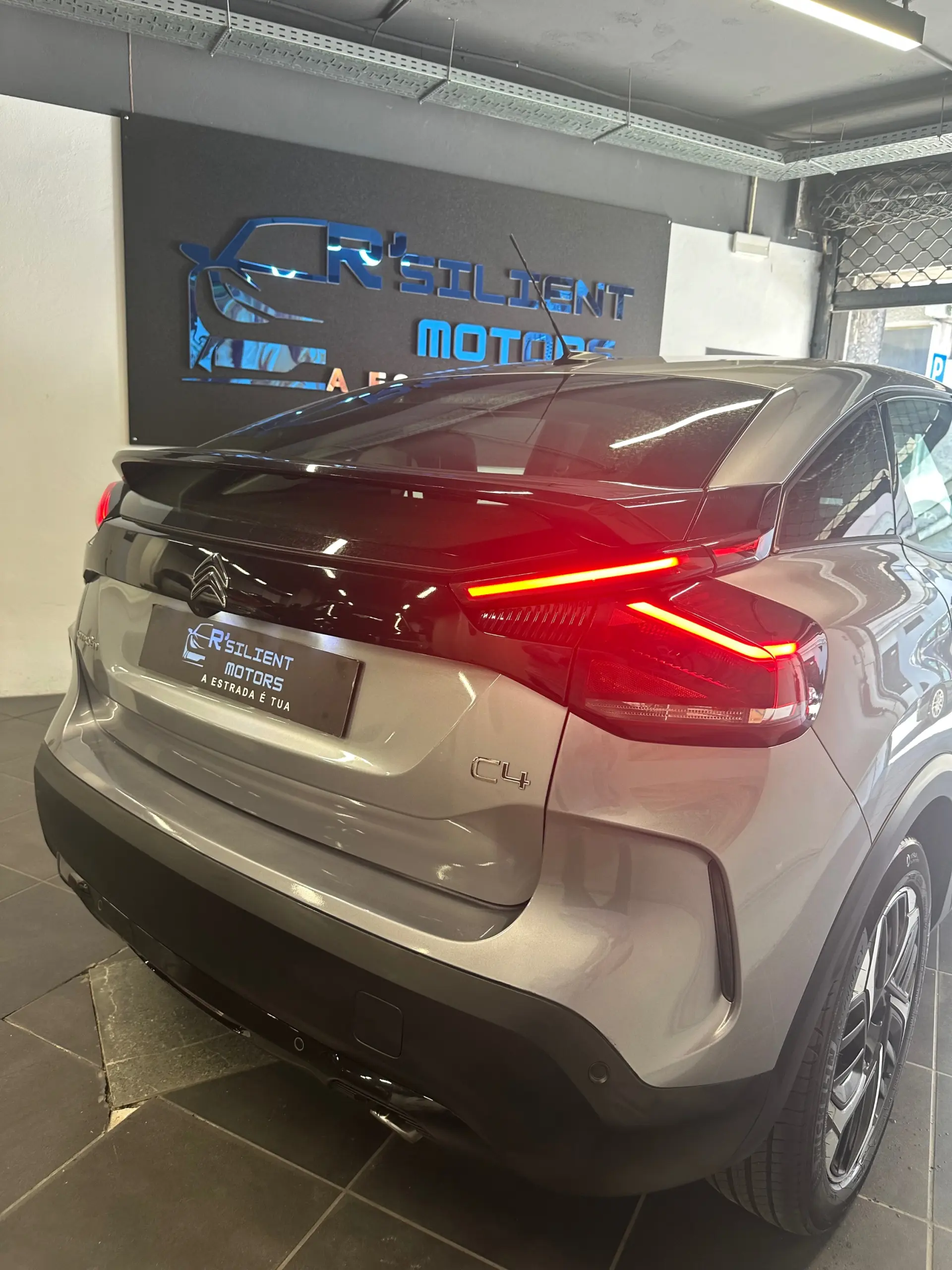 Citroën C4 BlueHDi 130 Stop&Start EAT8 FEEL PACK 8