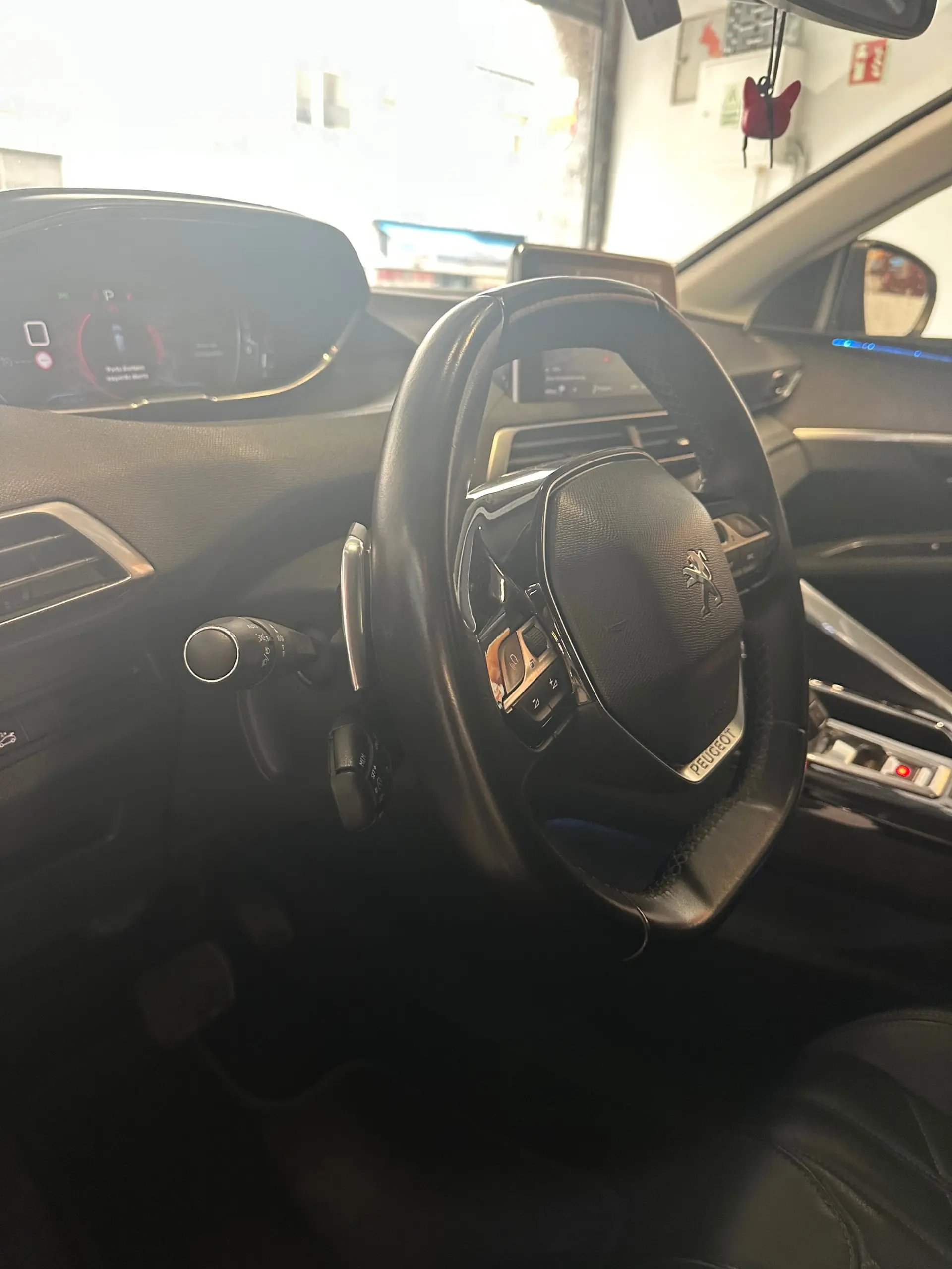 Peugeot 3008 1.6 BlueHDi Allure Grip Control EAT6 22