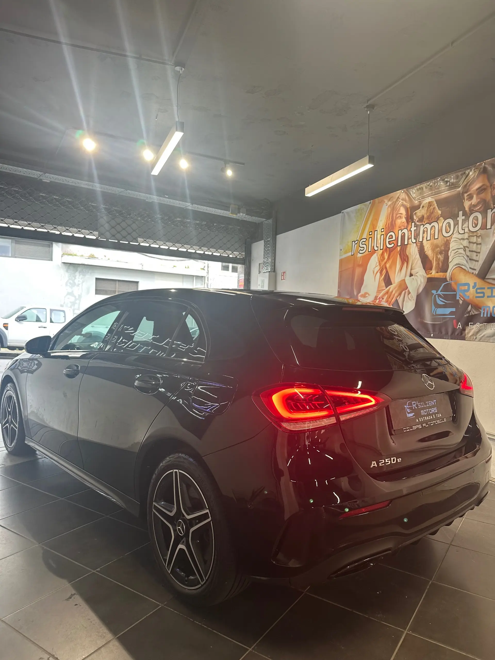Mercedes-Benz A 250 e 8G-DCT Edition AMG Line 10