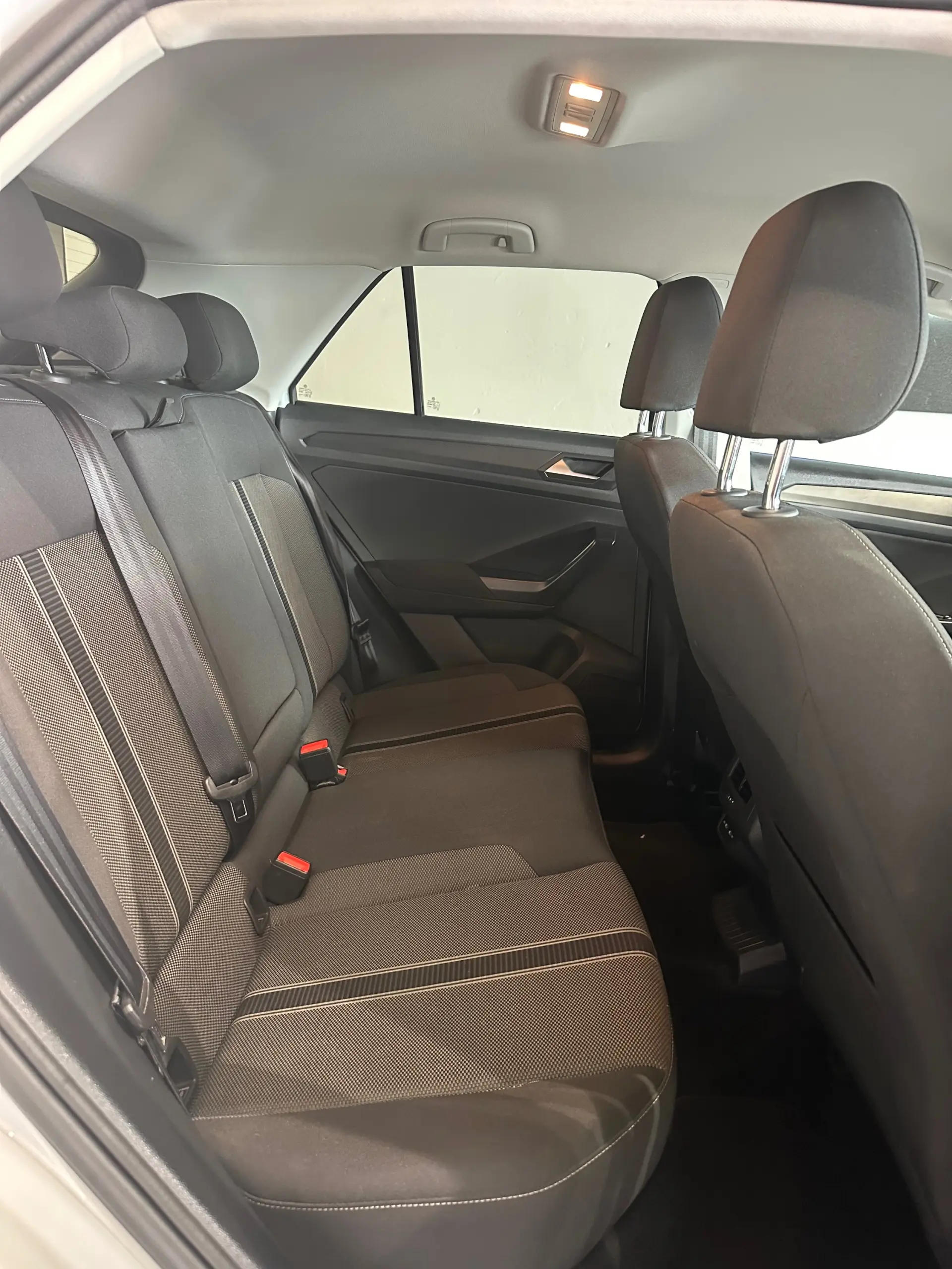 Volkswagen T-Roc 1.0 TSI Style 11