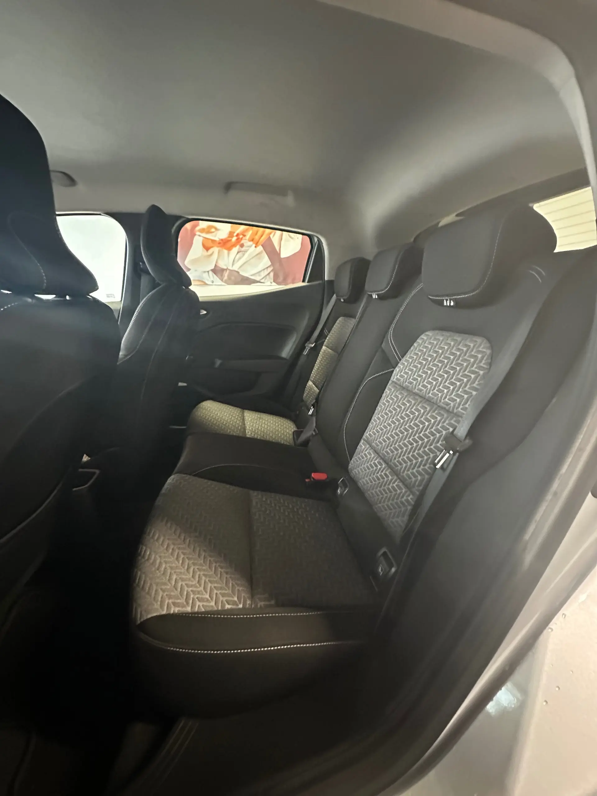 Renault Clio 1.0 TCe Limited Bi-Fuel 12