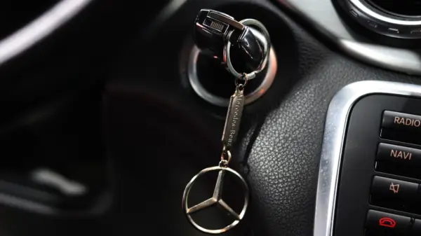 Mercedes-Benz GLA 220 d 4Matic 7G-DCT AMG Line 17