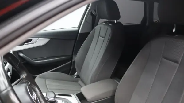 Audi A4 Avant 35 TDI S tronic 16