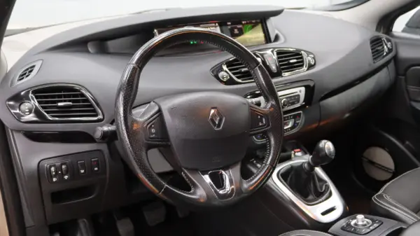 Renault Grand Scénic 1.5 dCi Bose Edition 7L 11