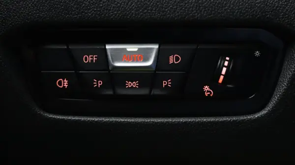 BMW 318 d Auto 15