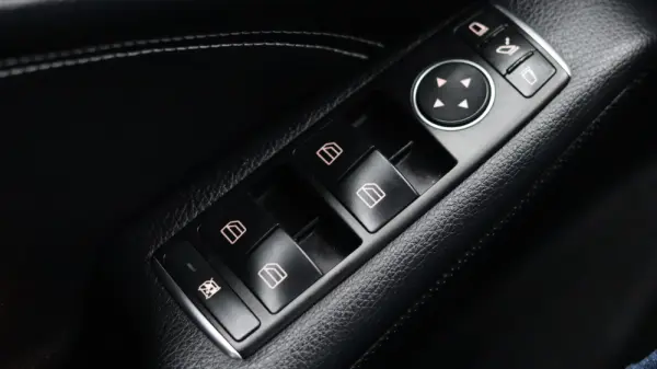 Mercedes-Benz CLA 220 d Shooting Brake Urban Aut. 13