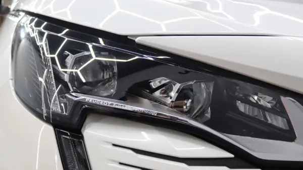 Peugeot 3008 1.5 BlueHDi GT Pack EAT8 10