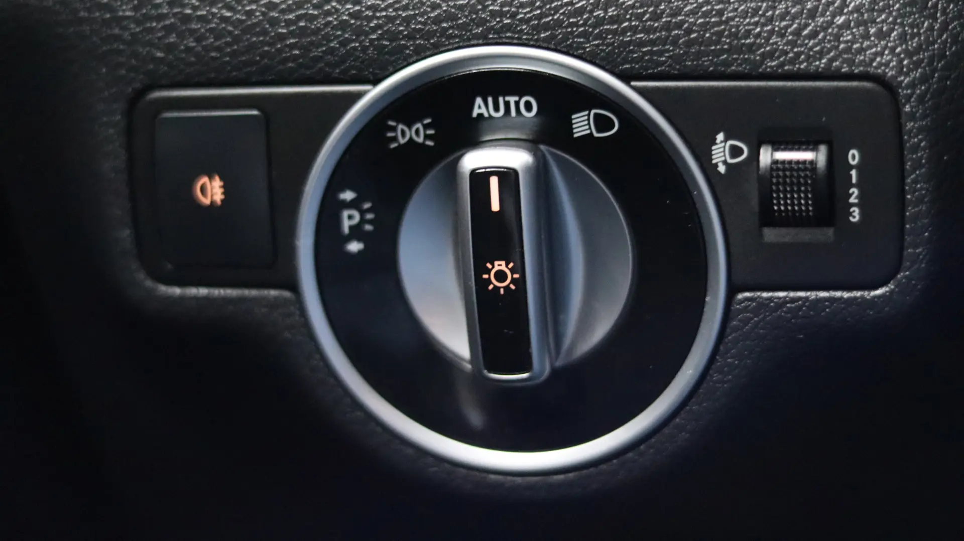 Mercedes-Benz CLA 220 d Shooting Brake Urban Aut. 14