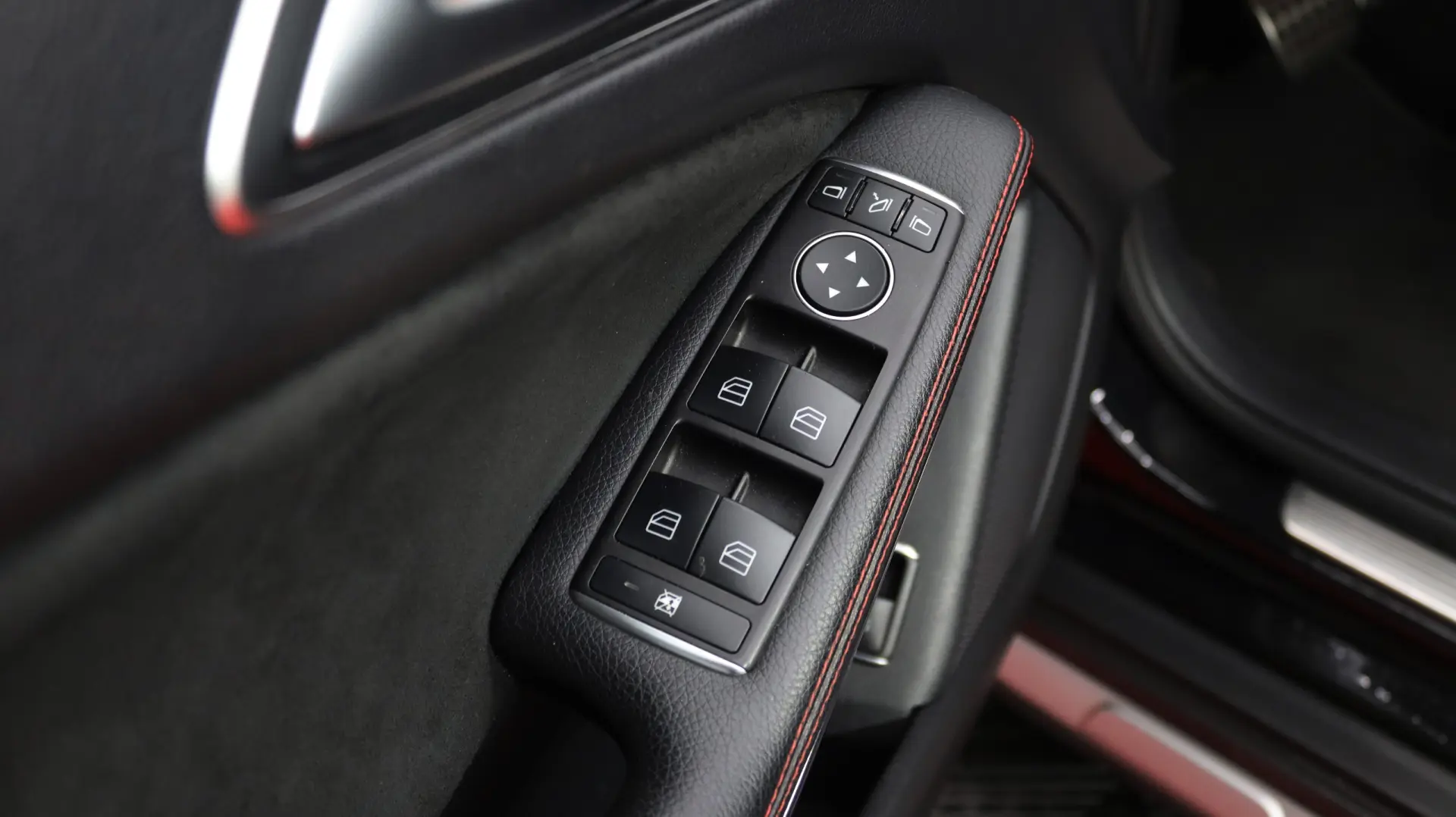 Mercedes-Benz GLA 220 d 4Matic 7G-DCT AMG Line 19