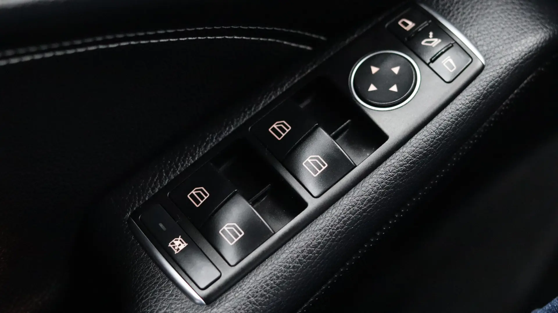 Mercedes-Benz CLA 220 d Shooting Brake Urban Aut. 13