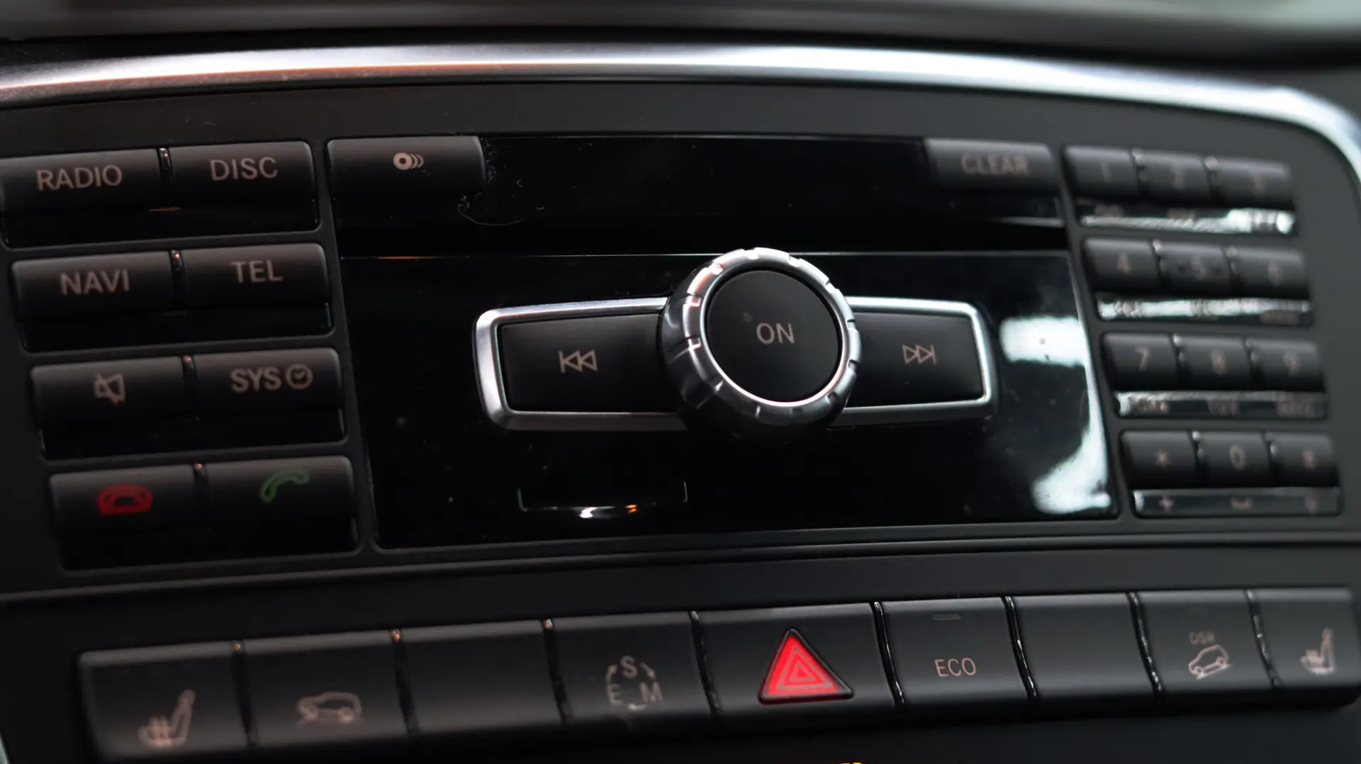 Mercedes-Benz GLA 220 d 4Matic 7G-DCT AMG Line 25