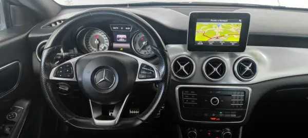 Mercedes-Benz CLA 180 d Shooting Brake AMG Line 26