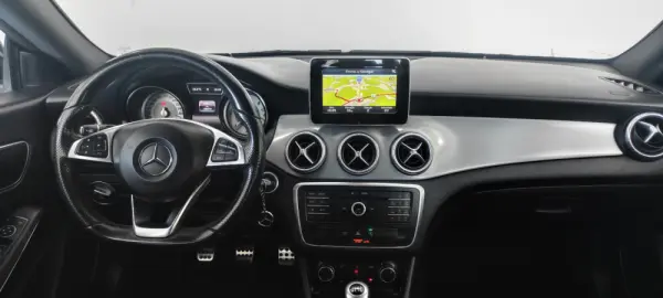 Mercedes-Benz CLA 180 d Shooting Brake AMG Line 8