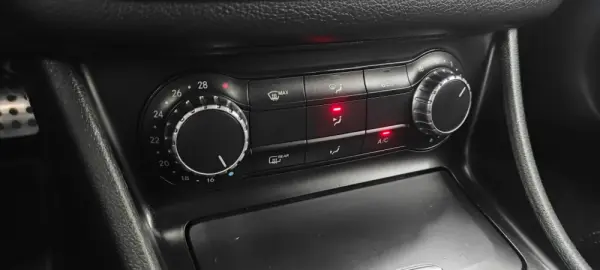 Mercedes-Benz CLA 180 d Shooting Brake AMG Line 34