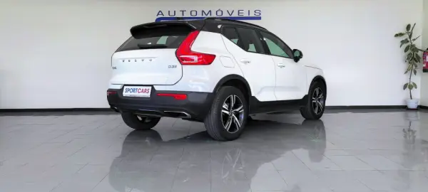 Volvo XC 40 2.0 D3 R-Design Geartronic 12