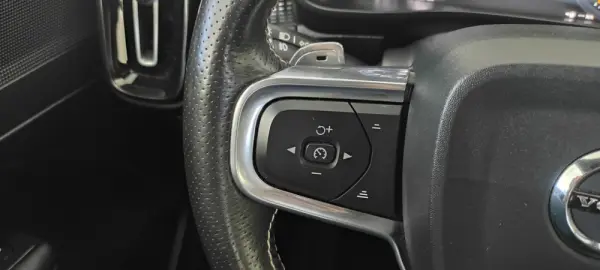 Volvo XC 40 2.0 D3 R-Design Geartronic 36