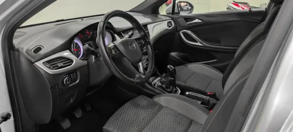 Opel Astra 1.2 Turbo 5