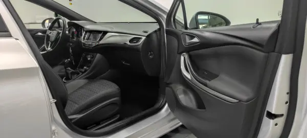 Opel Astra 1.2 Turbo 21