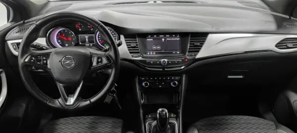 Opel Astra 1.2 Turbo 8