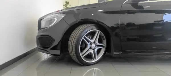 Mercedes-Benz CLA 180 d Shooting Brake AMG Line 10