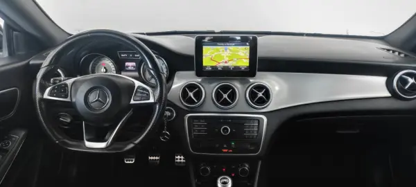 Mercedes-Benz CLA 180 d Shooting Brake AMG Line 25