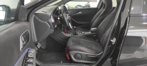 Mercedes-Benz A 180 CDi BE AMG Line 17