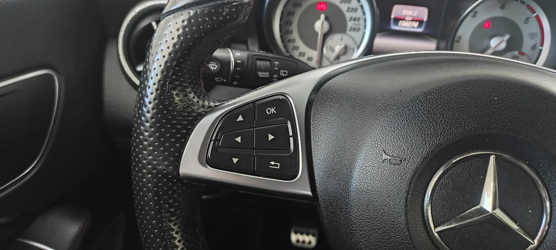 Mercedes-Benz CLA 180 d Shooting Brake AMG Line 38