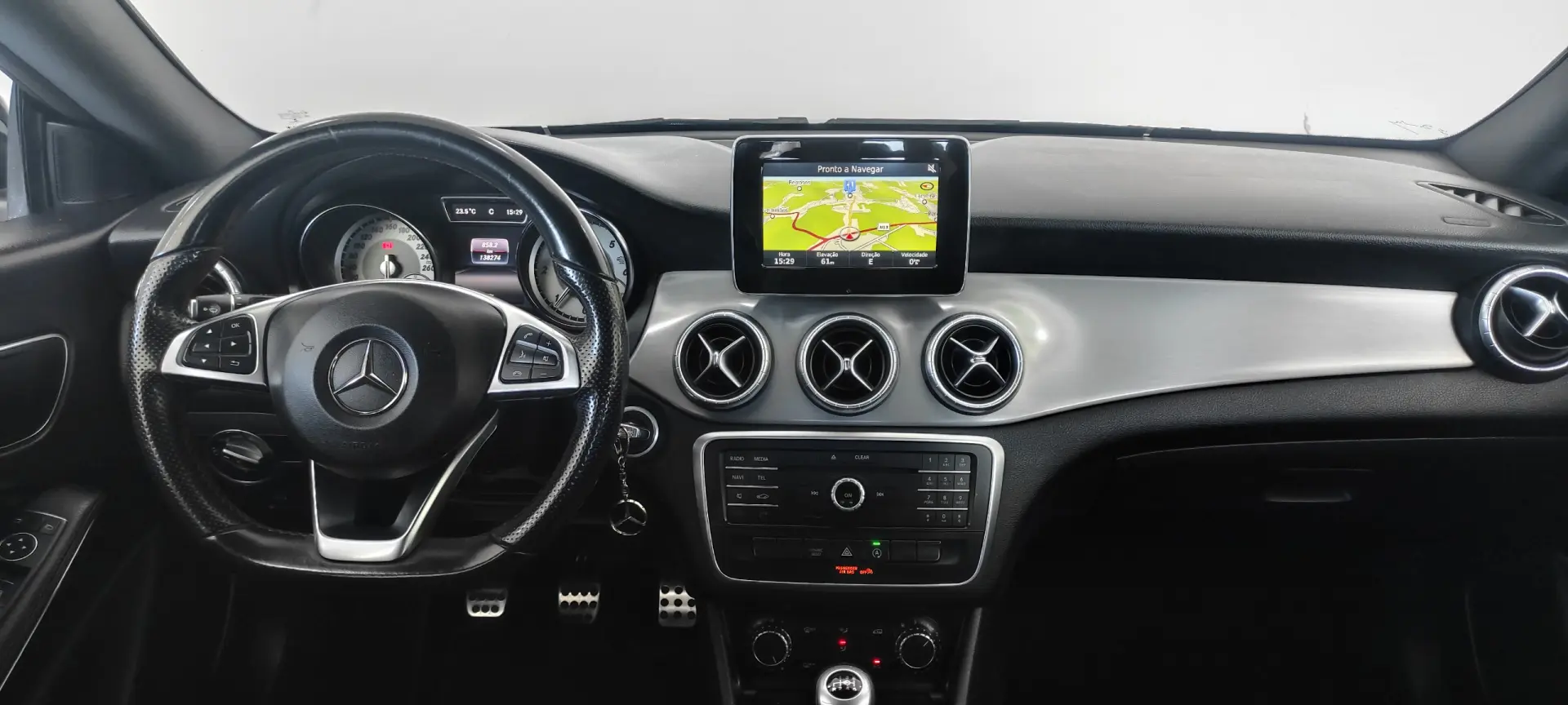 Mercedes-Benz CLA 180 d Shooting Brake AMG Line 8