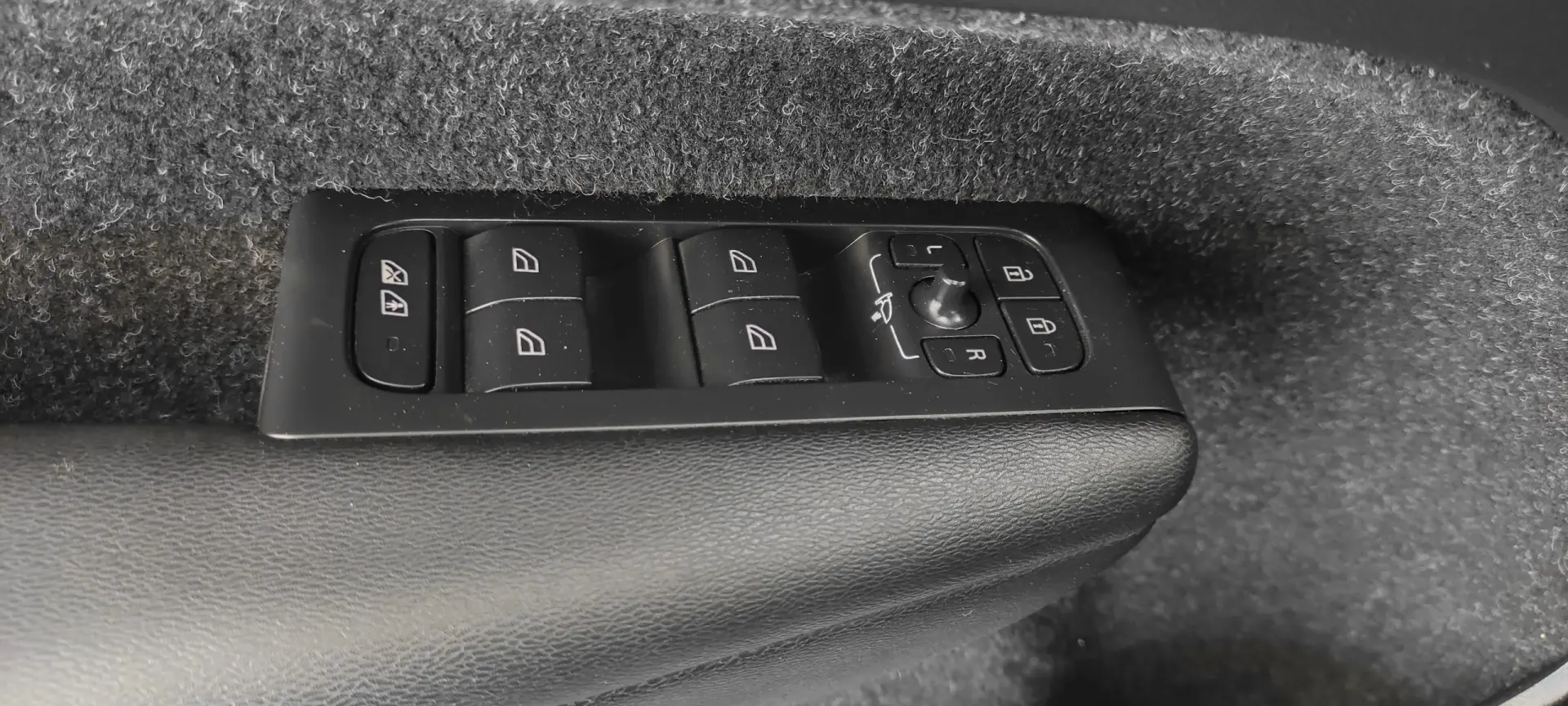 Volvo XC 40 2.0 D3 R-Design Geartronic 41