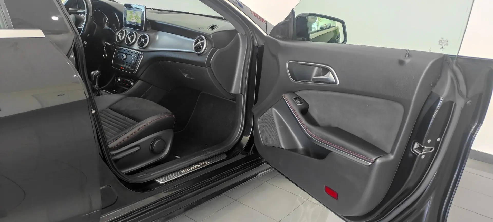 Mercedes-Benz CLA 180 d Shooting Brake AMG Line 22