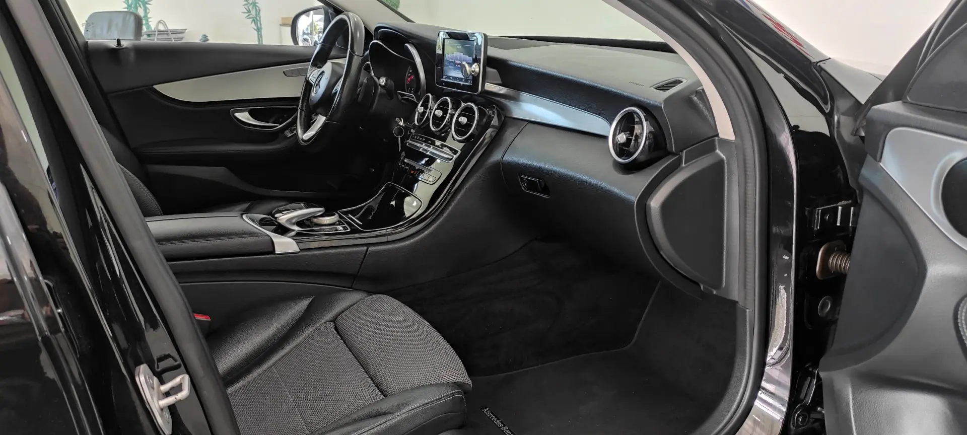 Mercedes-Benz C 220 (BlueTEC) d Station 7G-TRONIC Avantgarde 23