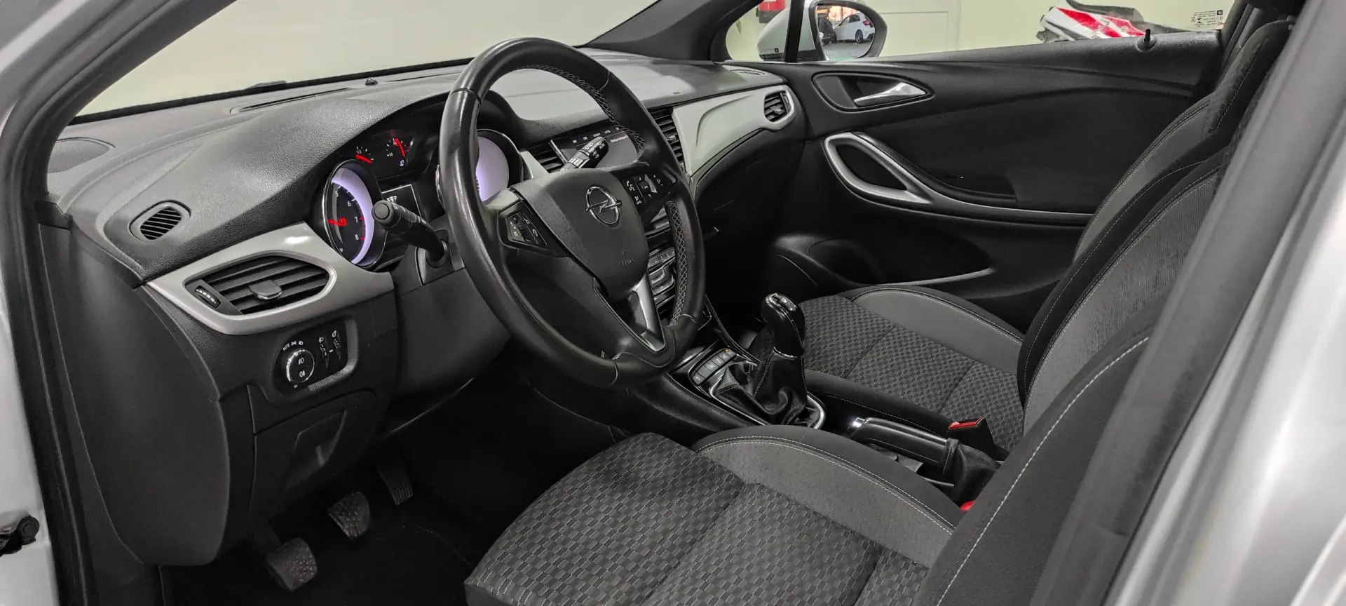 Opel Astra 1.2 Turbo 17