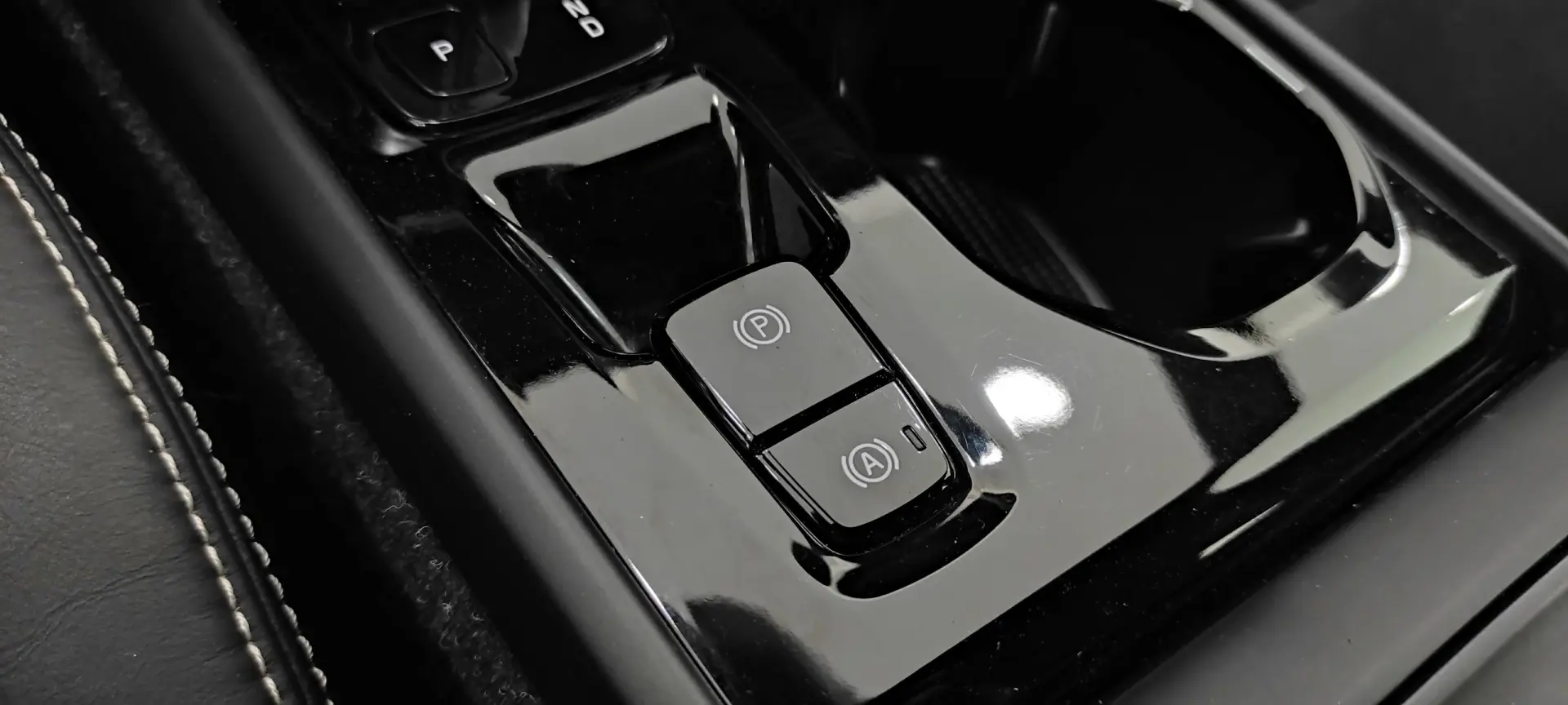 Volvo XC 40 2.0 D3 R-Design Geartronic 33