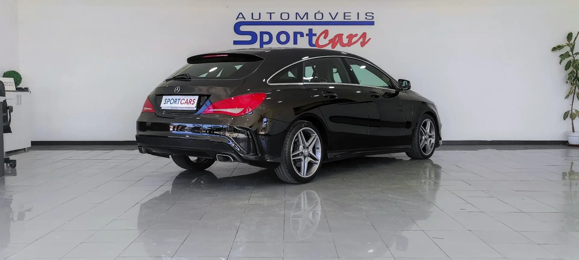 Mercedes-Benz CLA 180 d Shooting Brake AMG Line 2